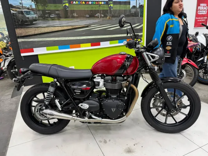 TRIUMPH SPEED TWIN