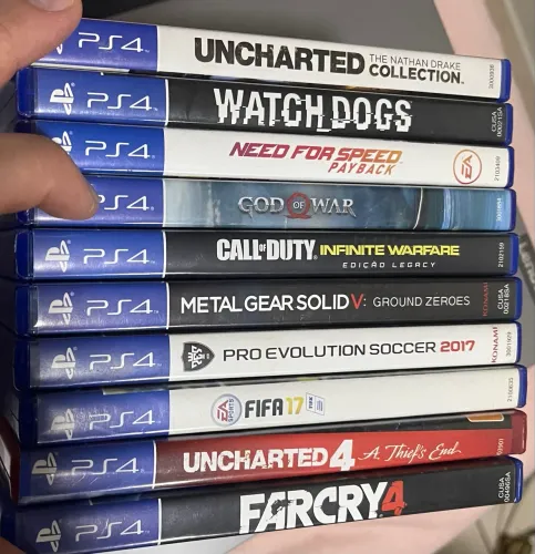 PS4 FAT 1 TB + 2 CONTROLES + 10 JOGOS