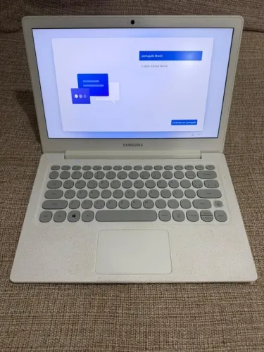 Notebook Samsung Flash F30 Branco Giz - Compacto e Prático