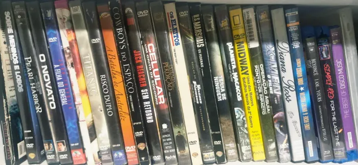 Vendo diversos DVD de filmes variados, em bom estado de conservação. Entre eles, coleções