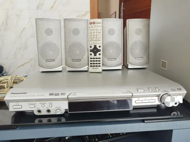 home thearter Panasonic modelo SA-HT530 leia a descrição 