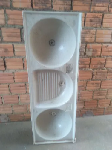 vendo essa  pia de 3 cubos  entrgo watesapp * 180  