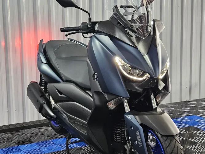Yamaha Xmax250 com km baixo