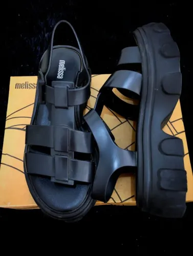 Melissa num 35/36 com caixa original