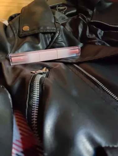VENDE-SE JAQUETA DE COURO CHEGA PARA ARRASAR !