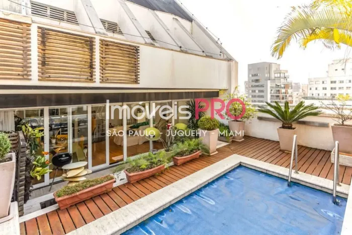 Cobertura na Vila Nova Conceição com 1 suíte e 3 vagas.