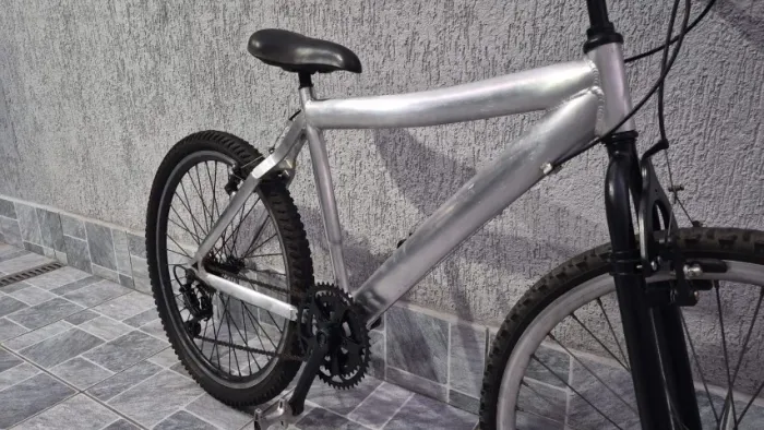 Bicicleta valor revisada andando bem só subir pedalar quadro alumínio de verdade Valor 380