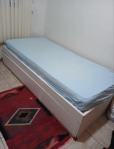 Cama solteiro com auxiliar