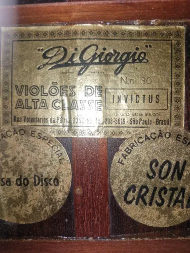 Violão digiorgio ,modelo invictus n? 30 . Ano 1970 . Restaurado em nitrocelulose.