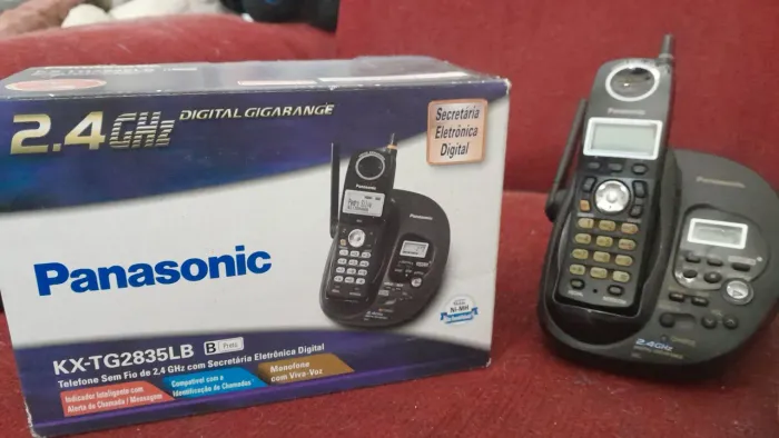 Dois aparelhos de telefone sem fio - Funcionando perfeitamente e na caixa