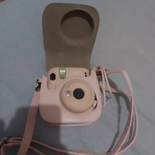câmera polaroid instax rosa + capa