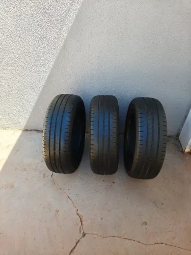 VENDO EXCELENTES PNEUS SEMINOVOS ARO 15 195/65 GOODYEAR