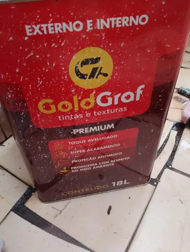 Tinta lacrada Gold graf 18 litros 200 reais