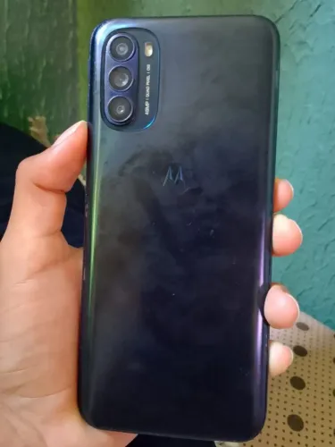 Vendo celular semi novo