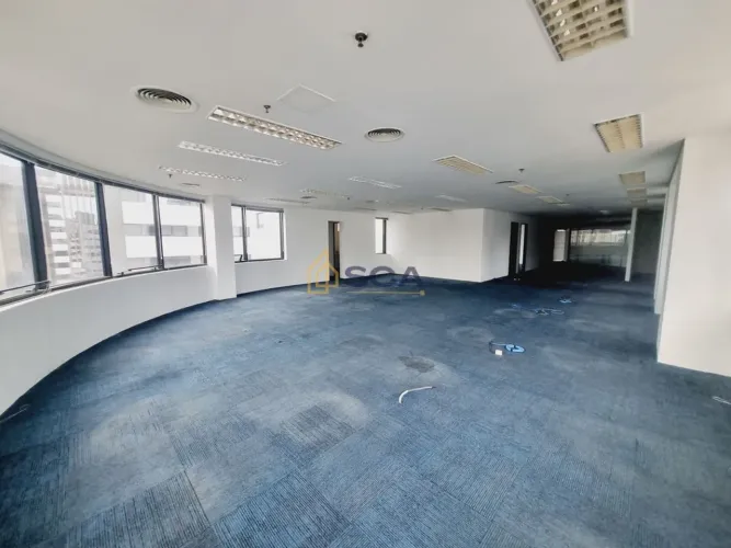 Conjunto comercial de 223m² e 5 vagas de garagem no Brooklin - SP