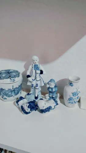 Lote de miniaturas em porcelana vintage.
