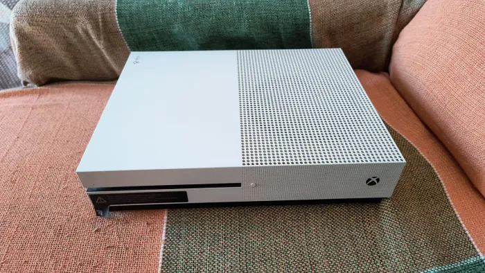 Xbox One S 500gb + 2 controle