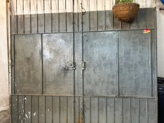 Portão Velho de Ferro