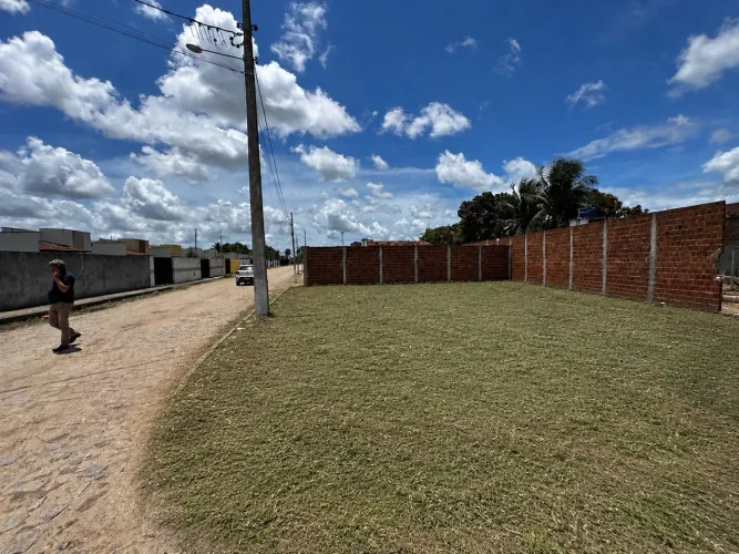 Terreno de Esquina Escriturado em Santa Rita - Pronto para Construir