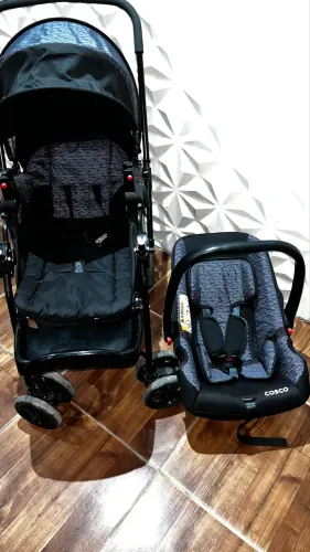 Carrinho de bebê / bebê conforto