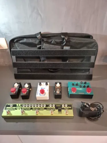 5 pedais + 1 pedaleira + 1 pedal board para Baixo elétrico