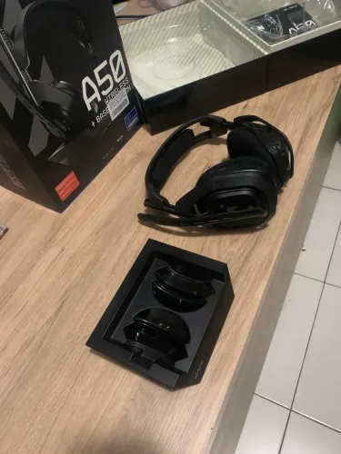 Logitech Astro A50 Wireless - Estado de novo