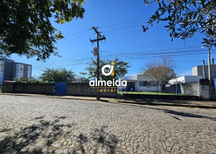 Prédio 8 dormitórios à venda Pé de Plátano Santa Maria/RS