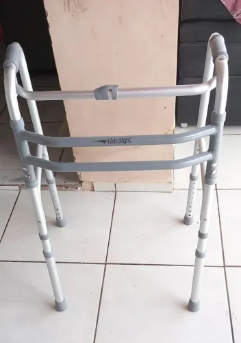 ANDADOR ARTICULADO SEMINOVO !!!