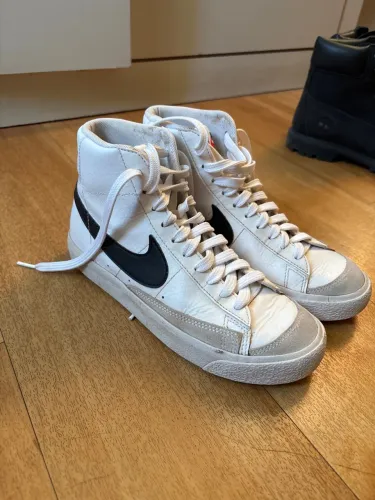 Tenis Nike Blazer Mid 77