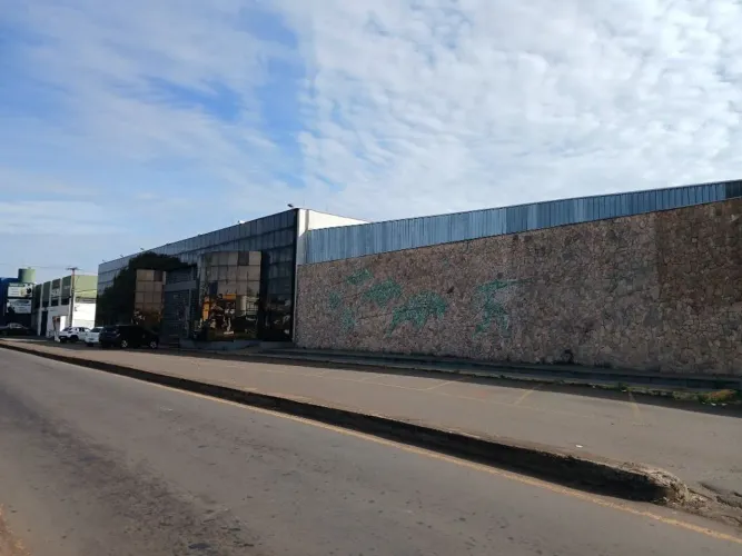 Barracão para alugar, 6935 m² por R$ 105.000/mês - Paulista - Londrina/PR