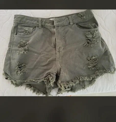 Short verde militar