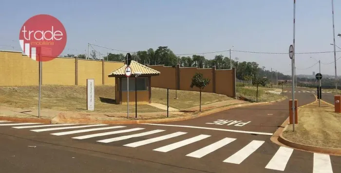 Terreno à Venda em Residencial Fechado no Santa Marta em Ribeirão Preto.