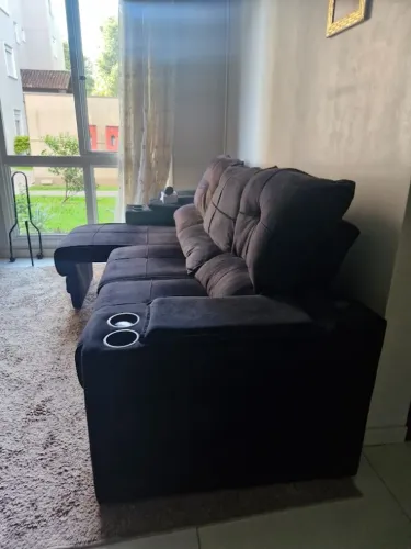 Sofá Retrátil e Reclinável PRETO com Porta-Copos - Conforto e Elegância