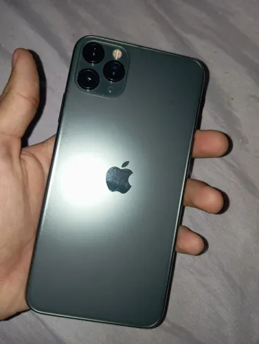 IPhone 11 pro max conservado 