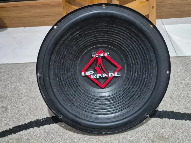 Alto falante bomber grade up