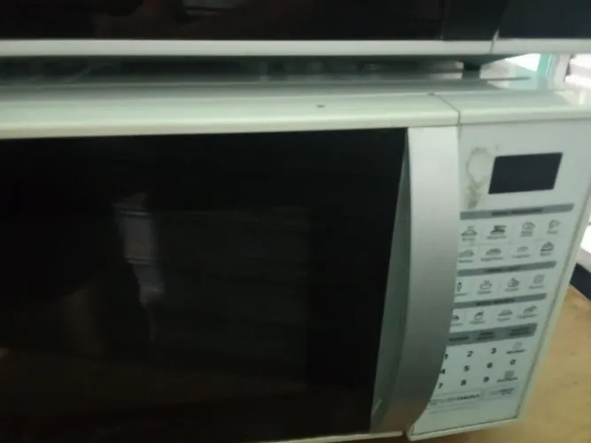 Microondas LG semi novo