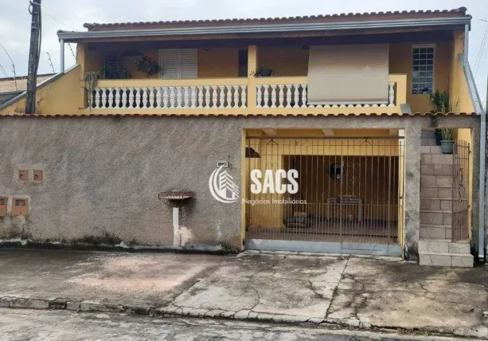 Casa com 3 dormitórios para alugar, 223 m² por R$ 2.250,00/mês - Parque Universitário de V