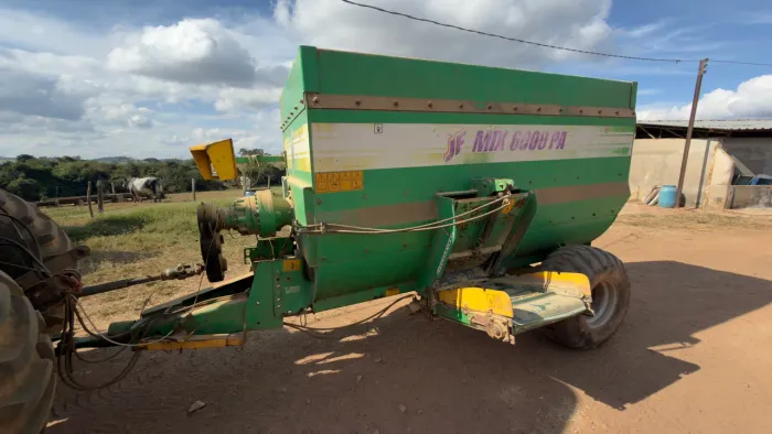 Vagão misturador JF6000PA c balança