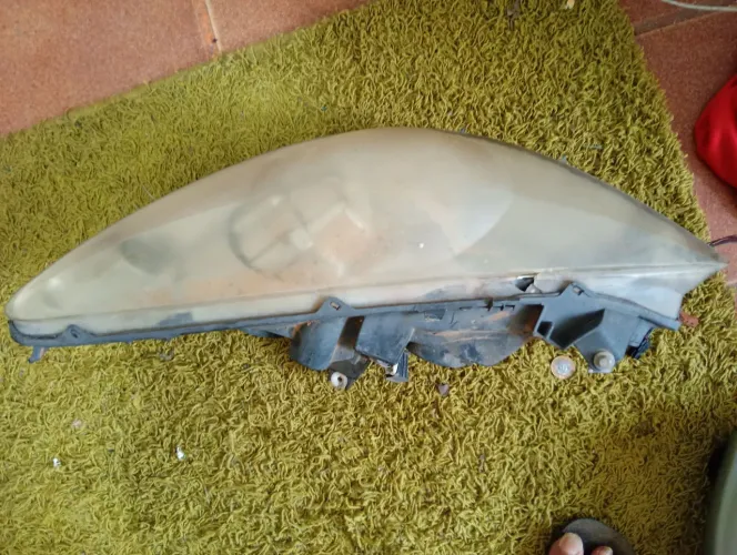 Farol pegeout sw 307 2007 esquerdo