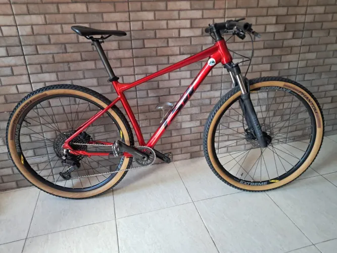 Vendo bicicleta tsw hurry 12 velocidades.