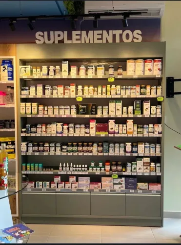 Armários para loja em mdf duplo. Usado por 1 ano! Mt novo!!!