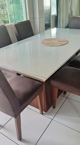 Mesa de Jantar 6 Cadeiras + Tampo de Vidro (Pouco Usada)