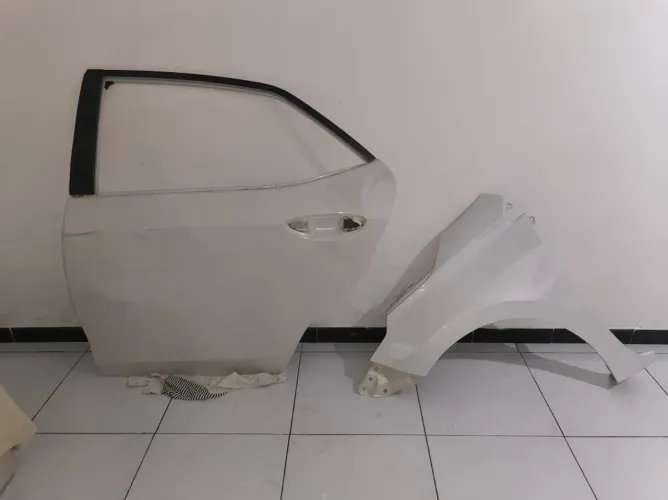 PORTA TRASEIRA E PARALAMA DO COROLLA XEI 2015/2019