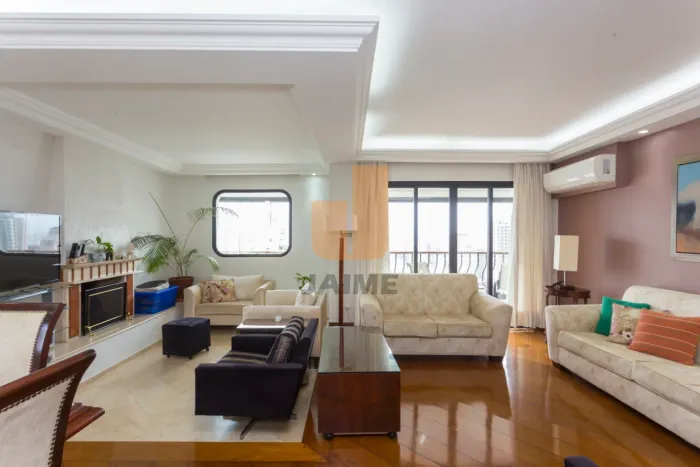 Apartamento à venda com 4 dormitórios, sendo 4 suítes, 3 vagas em Perdizes.