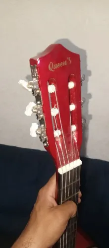 Violão em perfeito estado, não entrego!