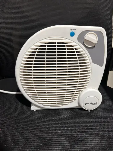 Aquecedor elétrico modelo Cadence AQC422 New Auros, 127 V / 1500 W / 60Hz