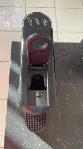 Cafeteira nespresso Essenza Mini Preta