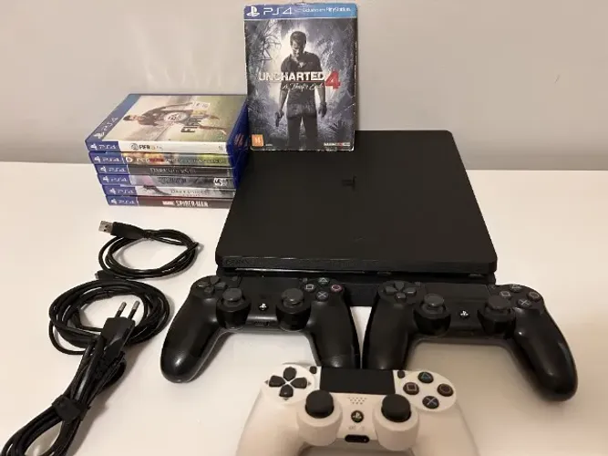 PS4 Slim 1TB + 3 Controles + 7 Jogos