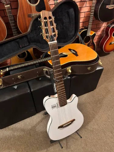 Violão Corrado CS flat nylon elétrico ANALISO TROCAS