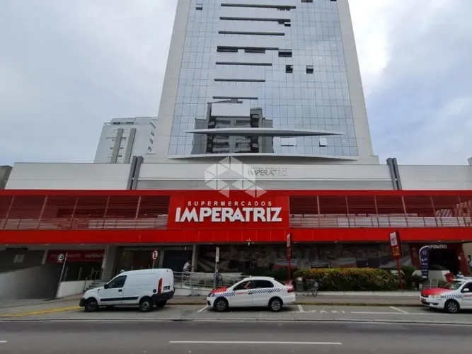 SALA COMERCIAL À VENDA NO ESTREITO FLORIANÓPOLIS
